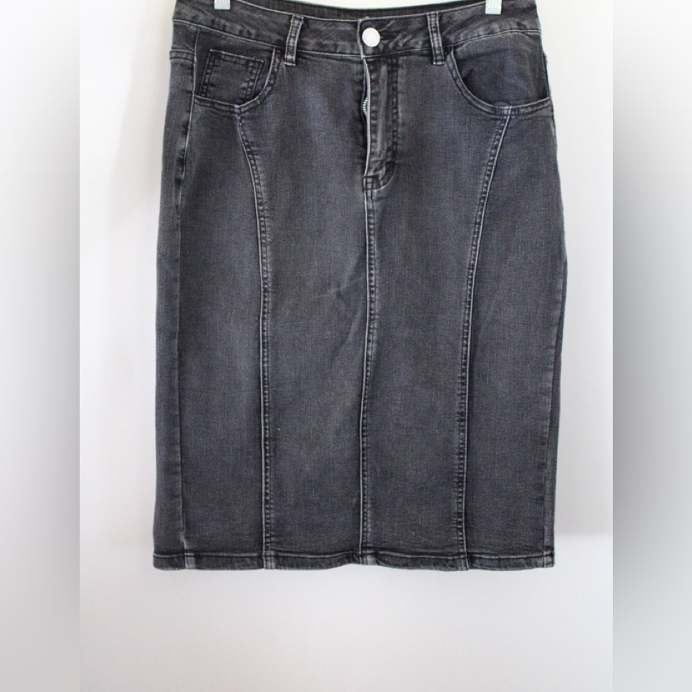 Guanyy Skirt Color: Faded Grey Denim Skirt Size: XL